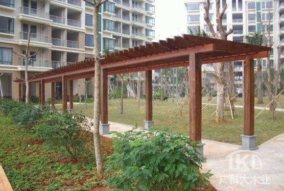 車庫防腐木花架制作